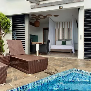 By The Pool Appartement